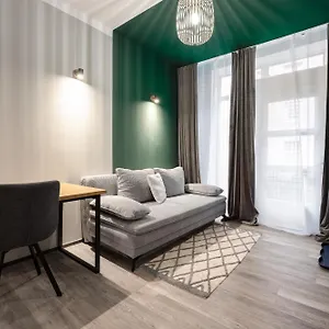 Modern Living - 3-zimmer - Nord, Ruhige Seitenstrasse, Fusslaeufig Strassenbahn Nürnberg